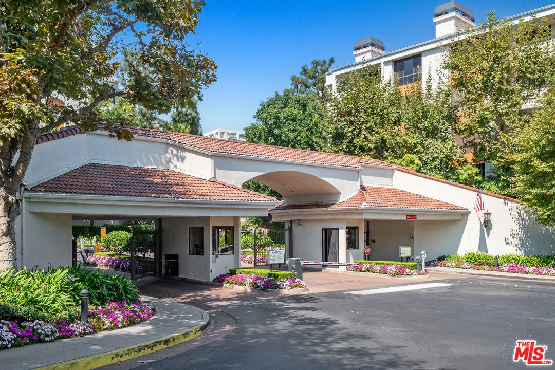 2122 Century Park Ln 3BR Beverlywood La