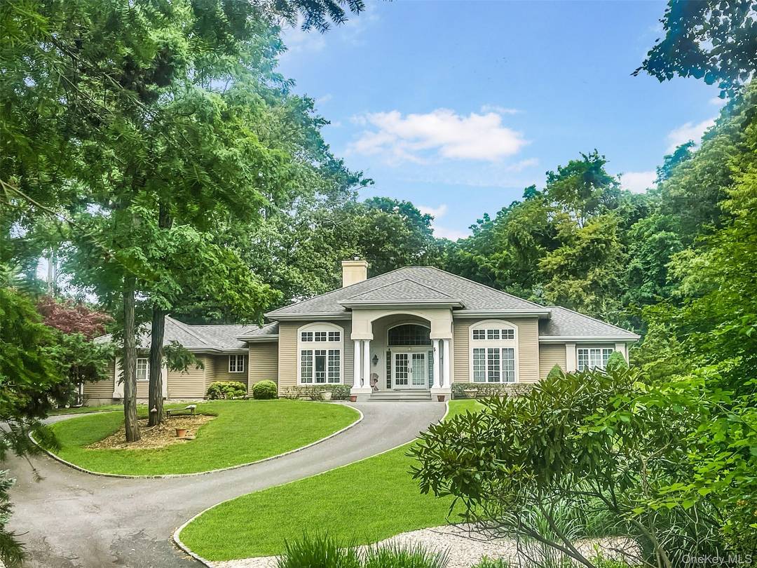 Must see to appreciate ! This Diamond Pristine home is tucked away in a charming and highly desirable country setting.