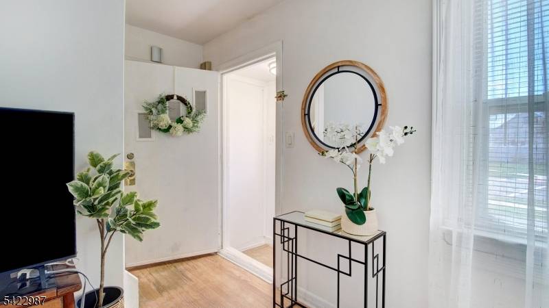 Welcome to this inviting 4 bedroom, 2 full bath home with a 1 car garage, ideally located in a prime Lodi location.