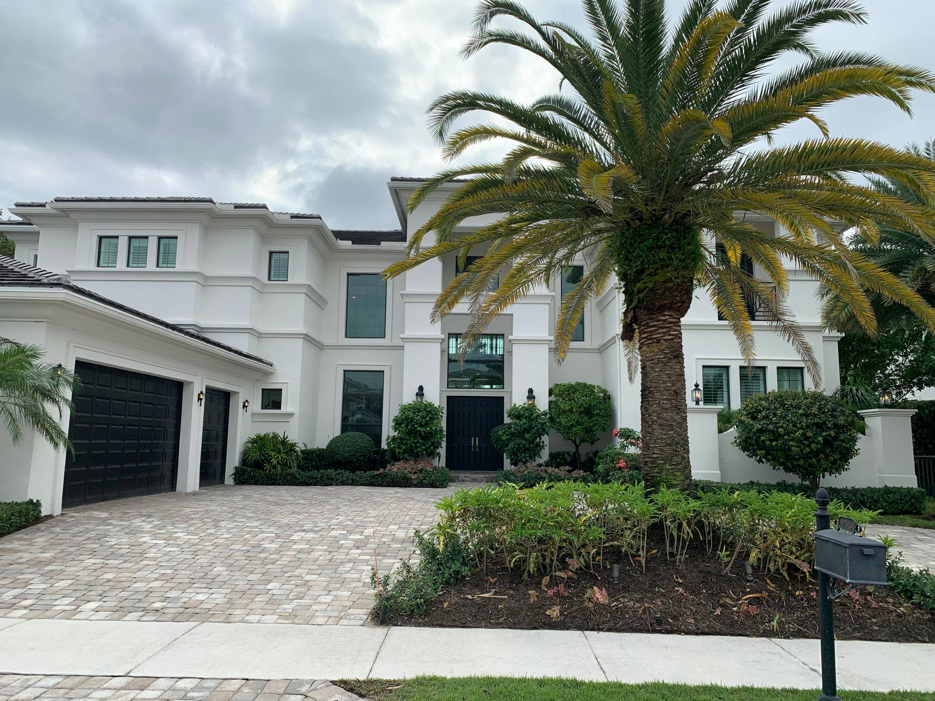 SPECTACULAR. LUXURY, 6 BEDROOM 7.
