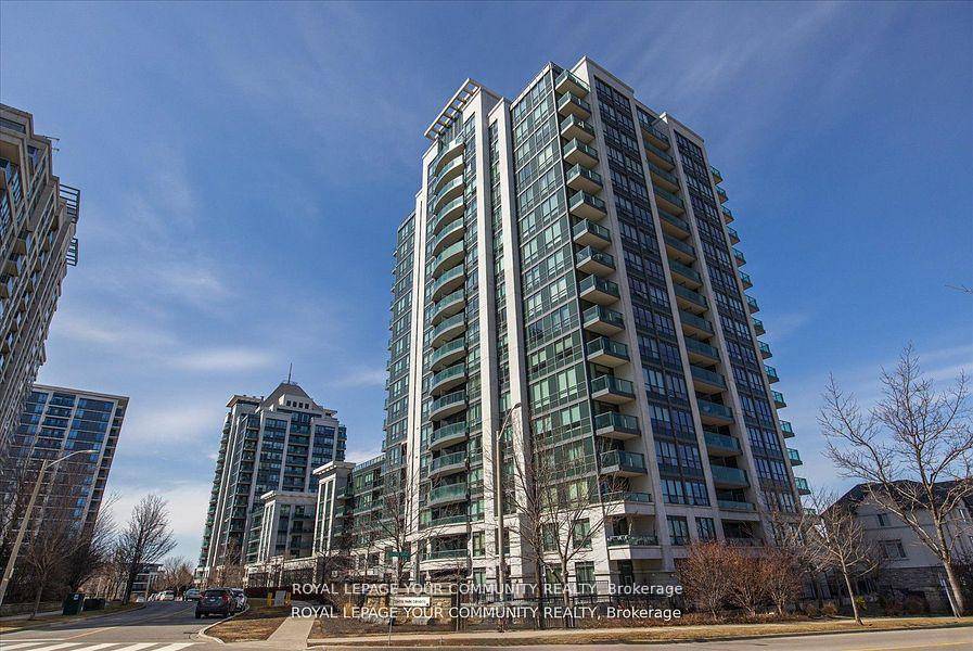 Welcome to unit 1109. Enjoy the gorgeous west facing sunsets with breathtaking views way up on the 11th floor.