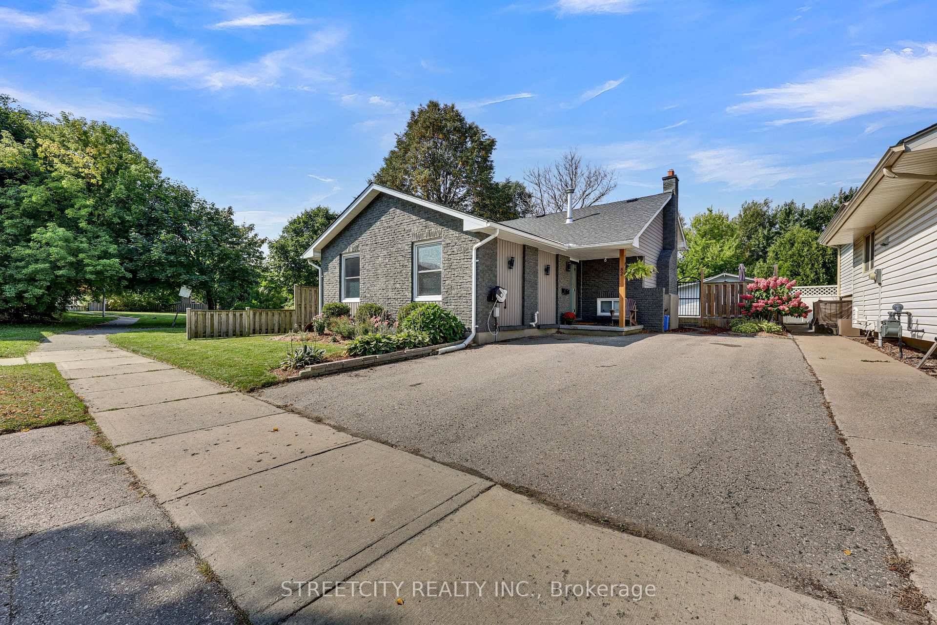Welcome home to this spacious yet cozy 1, 811 total Sq.