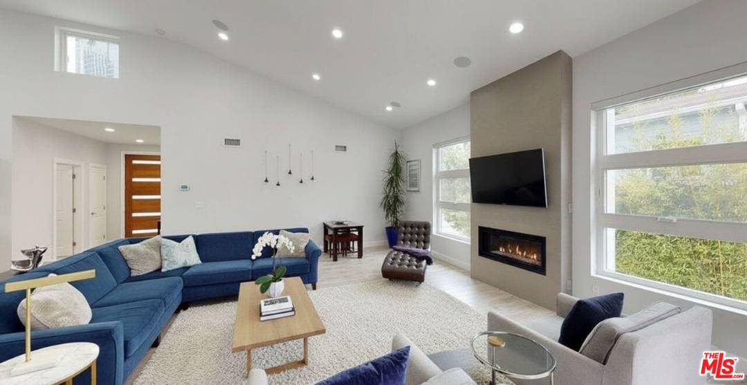 10331 La Grange Ave 4BR Beverlywood La