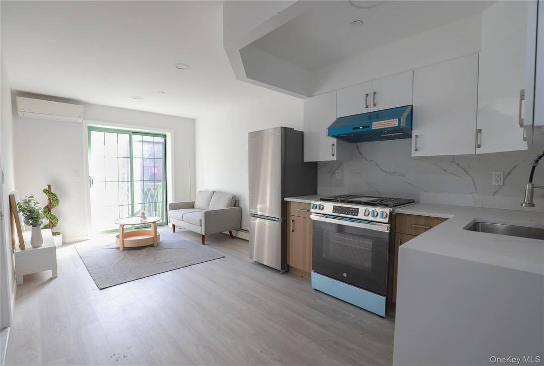 Sponsor Unit Sale ! Fully renovated 2 bedroom condo located in the desirable Maple Tower in the heart of Downtown Flushing.