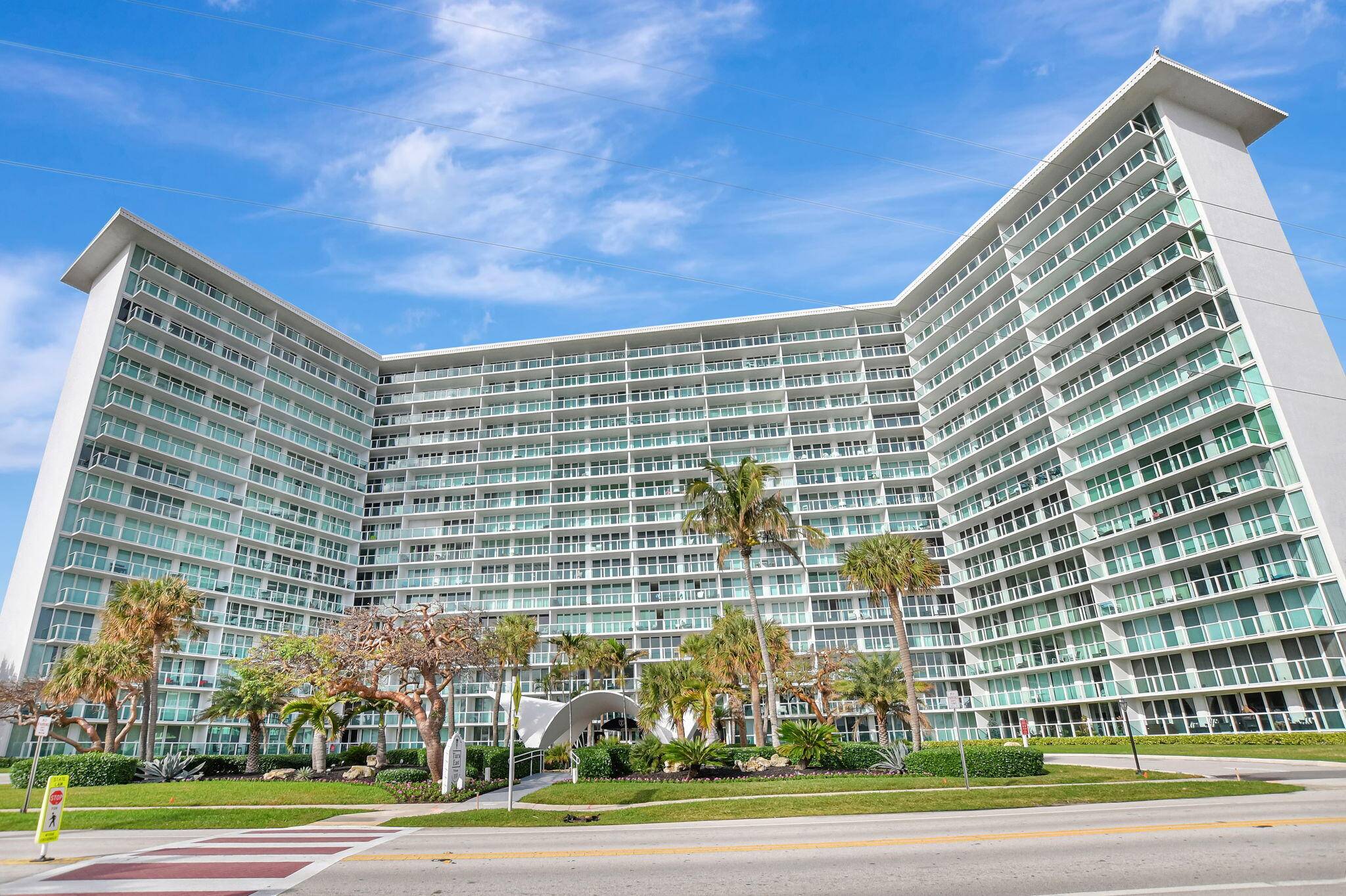 Location location location Tiara East Condominium is renowned for its prime location and amenities, offering residents a luxurious beachfront lifestyle.