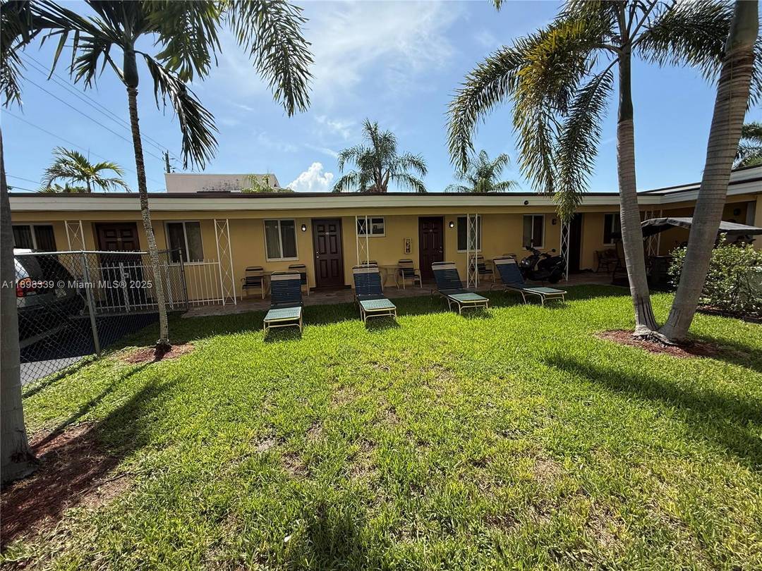 Investment Opportunity in Hollywood, FL A 5 Unit Property near Hollywood Beach.