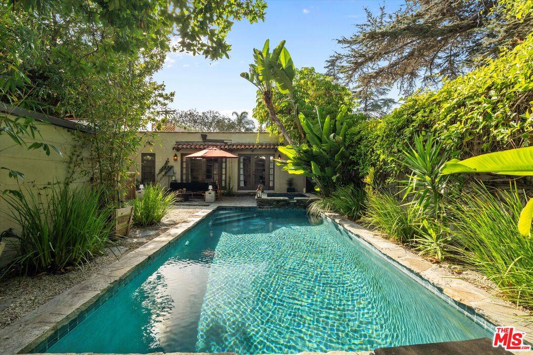 404 N Kings Rd 3BR Beverly Grove La