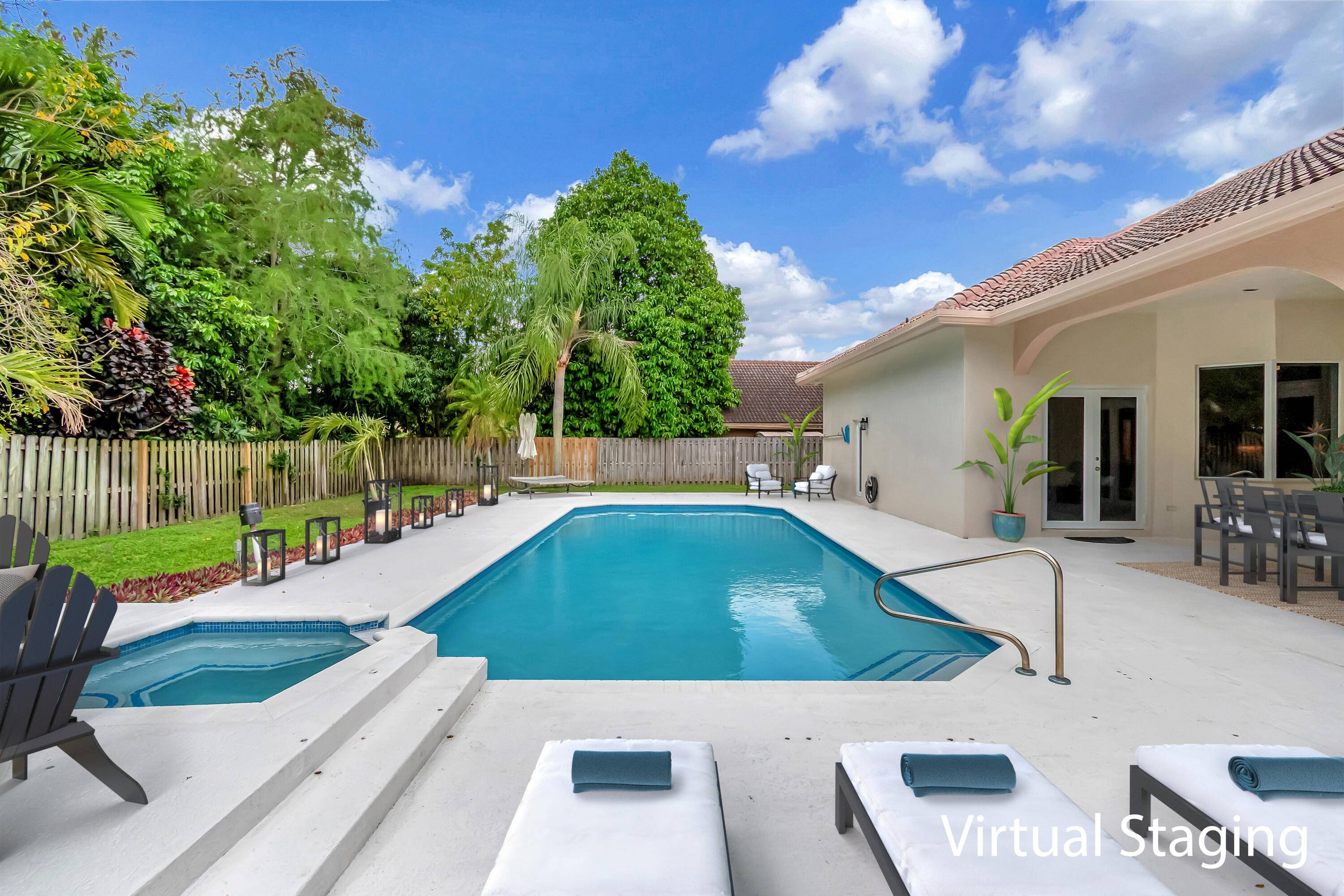 INDOOR OUTDOOR LIVING at its finest !