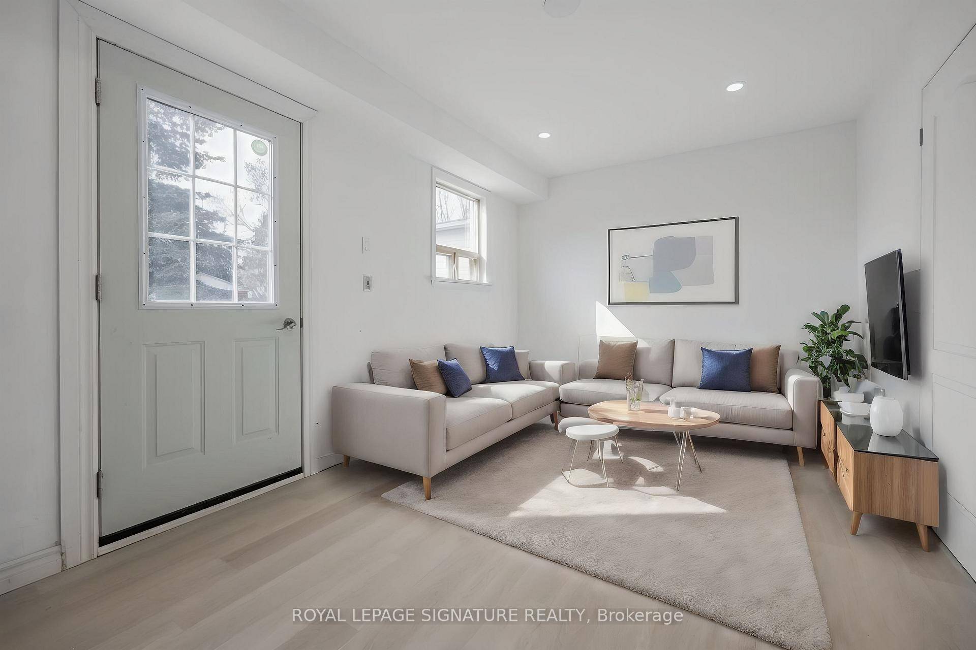 If you're looking for a 2 bedroom apartment that's not a basement, look no further !