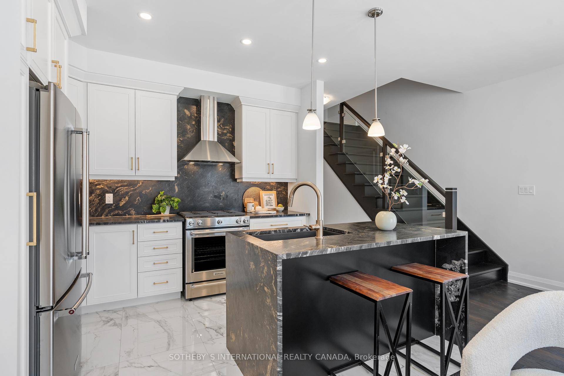 Brand New Exquisite 5 Bedroom 3 1 Bathroom Townhome Close To Guelph Lake.