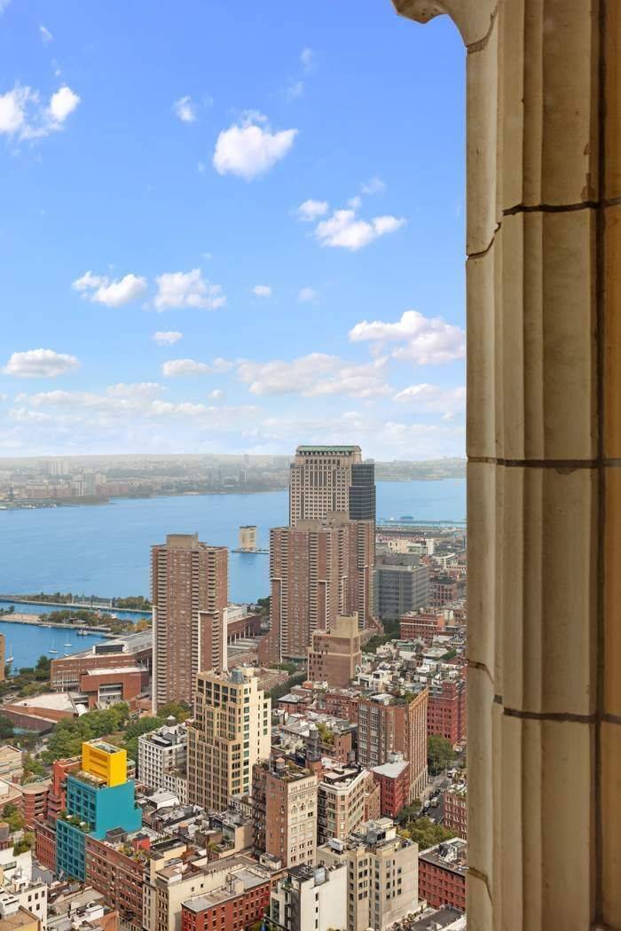 Set 533 feet above street level, this sprawling two bedroom, two and a half bath home offers 2, 548 square feet of gracious living space and three breathtaking exposures of ...