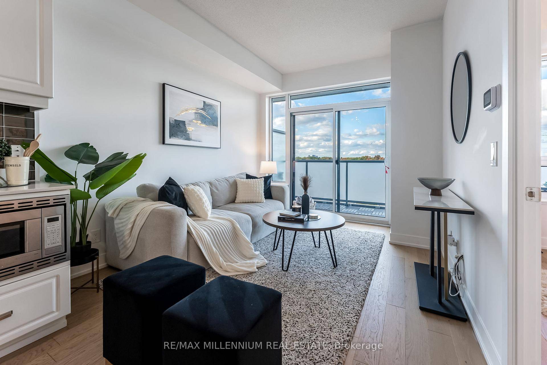 Welcome to the Lotus Boutique Condominium at Bayview and Sheppard.