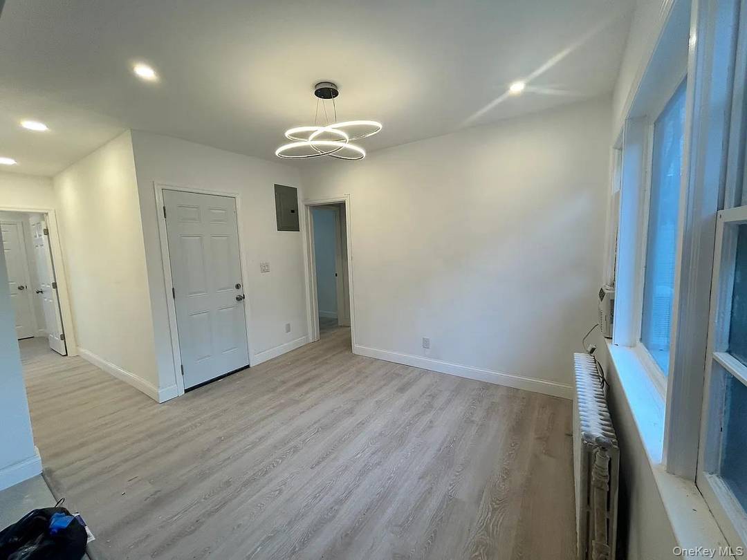 Excellent, fully renovated 3 bed and 2 bath house for rent.