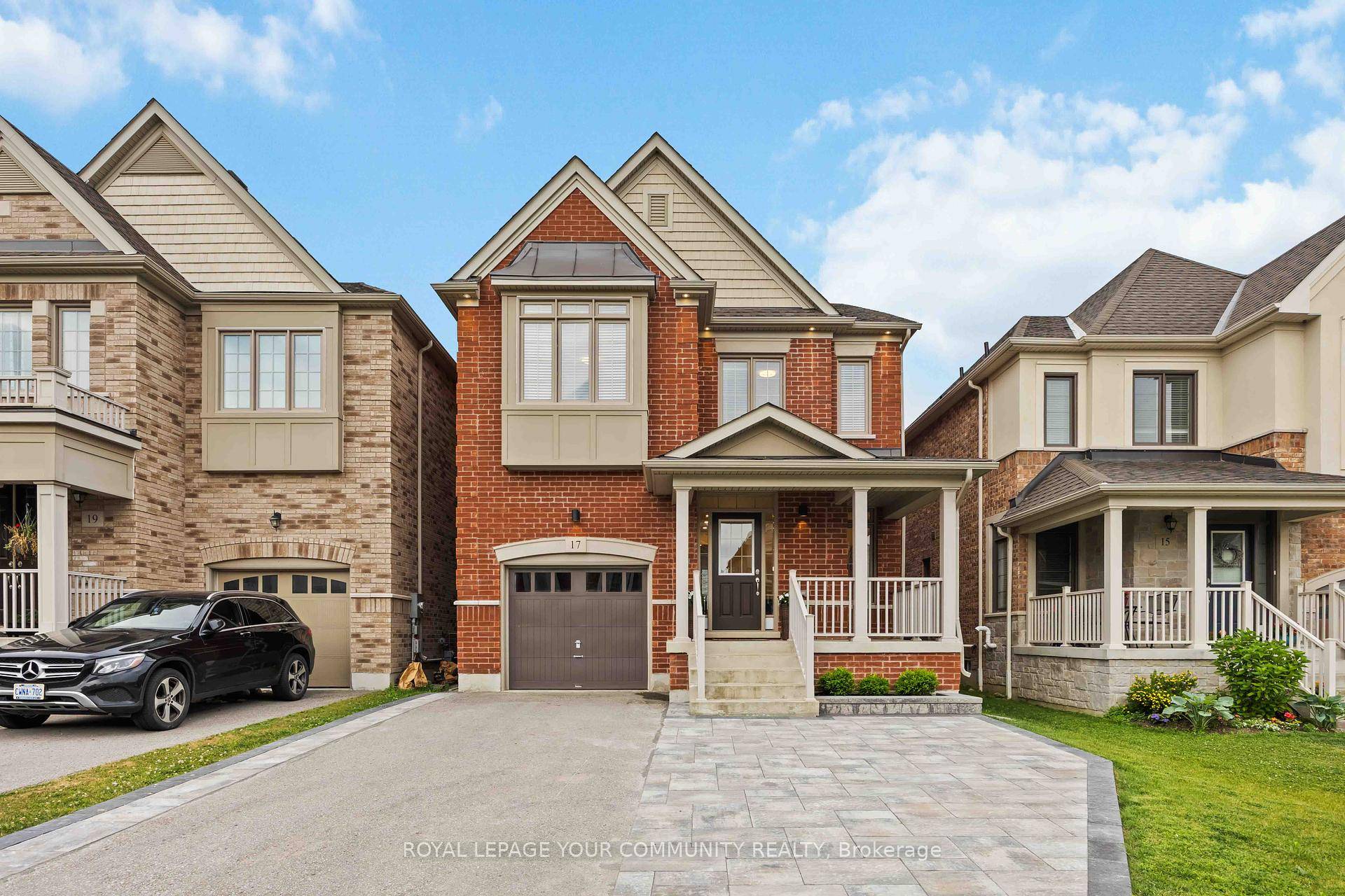 Welcome to 17 Festival Court, a beautifully upgraded 4 bedroom, 3 bathroom home built by Great Gulf, nestled in the heart of Sharon Village, one of East Gwillimbury's most desirable ...