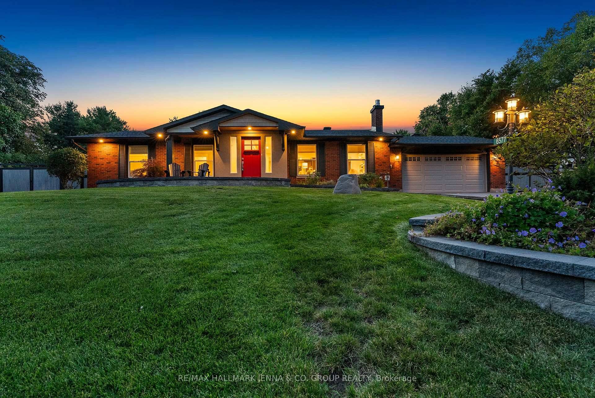 Step into elegance ! This immaculate, fully renovated home has been transformed inside and out to offer the perfect blend of modern luxury, comfort, and functionality.