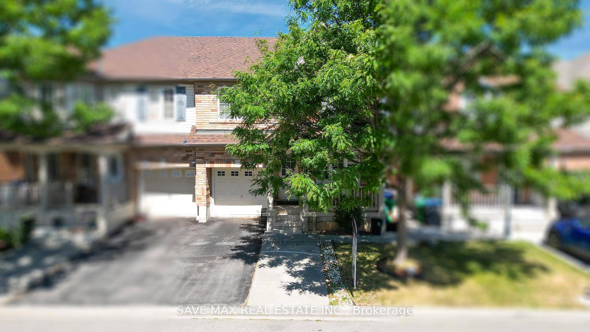 BEAUTIFUL, BRIGHT, SPCIOUS 2000 SQFT SEMI DETACHED HOME WITH 4 BEDROOMS, IN A SPECTACULAR COMMUNITY IN CREDIT VALLEY IN BRAMPTON, CONVENIENTLY LOCATED ON WILLIAMS PRKWY AND JAMES POTTER ROAD.
