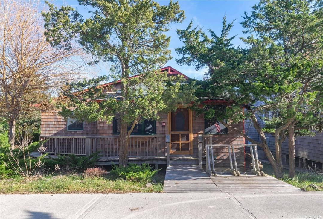 This Home is Available To Rent Weekly For 7, 500 or 26, 000 a month.