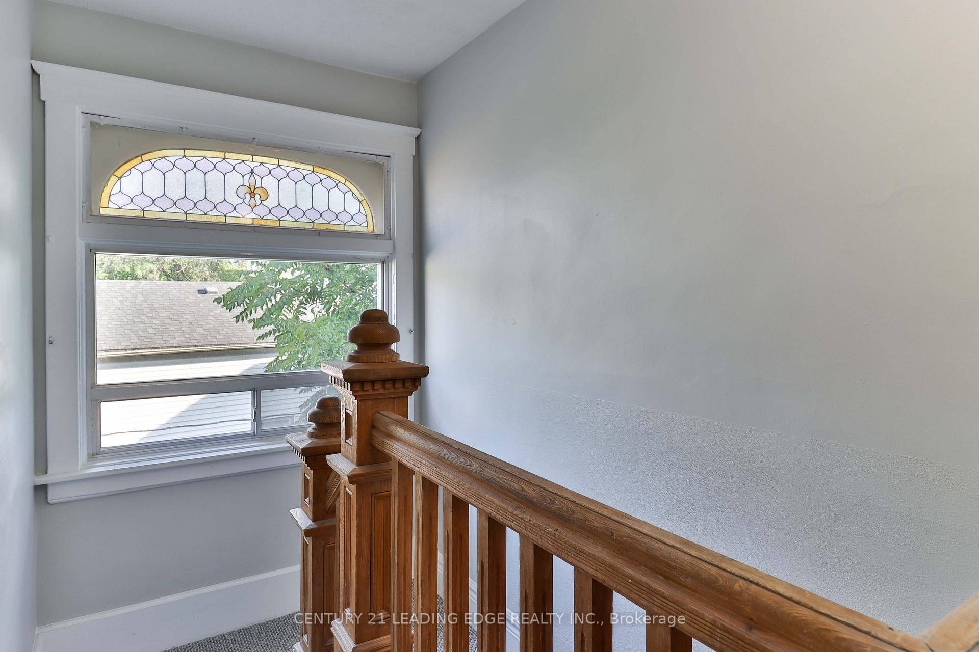 Excellent Location, Walk to Main St.