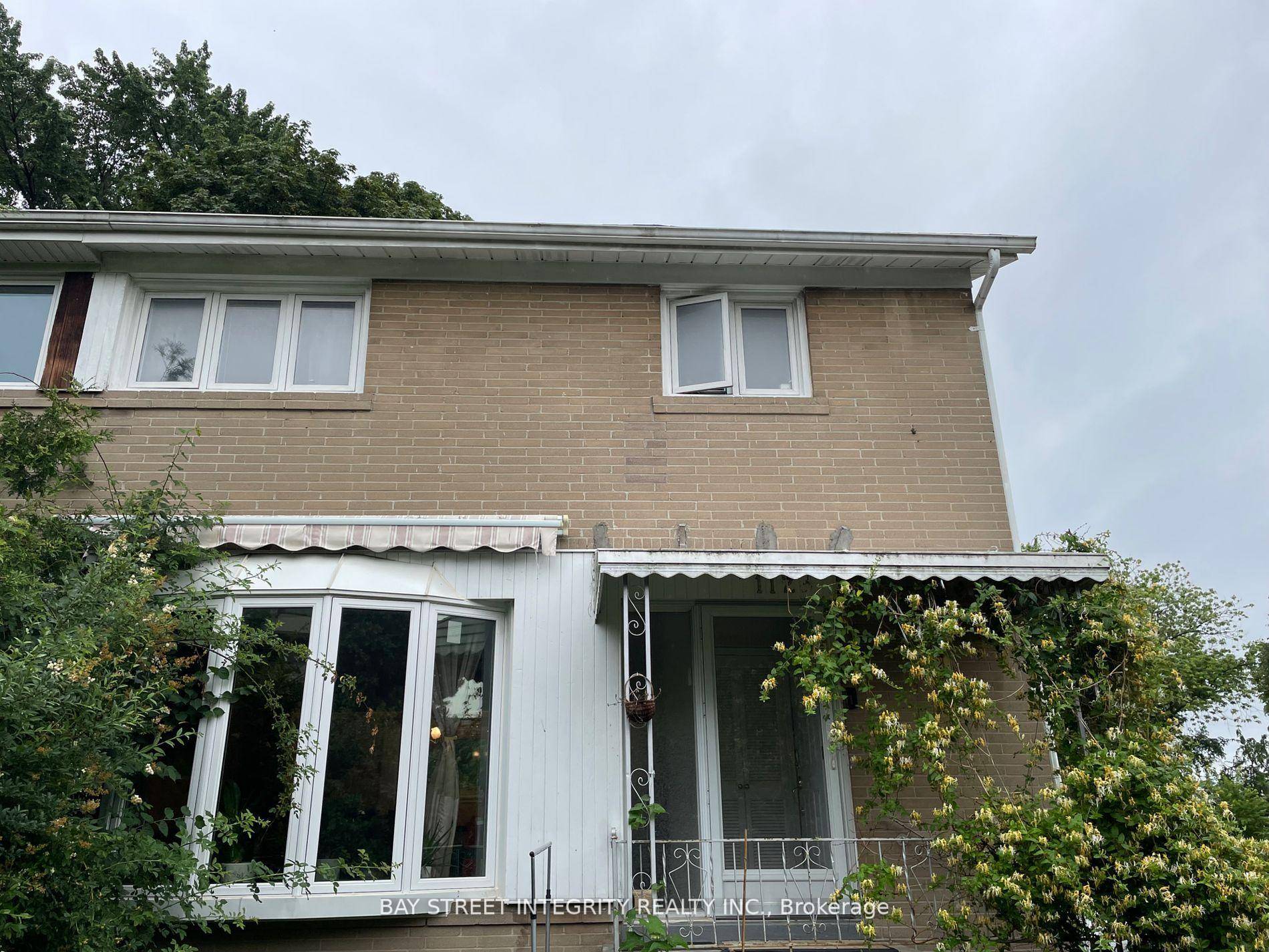 Virtual tour available. Stunning Family.