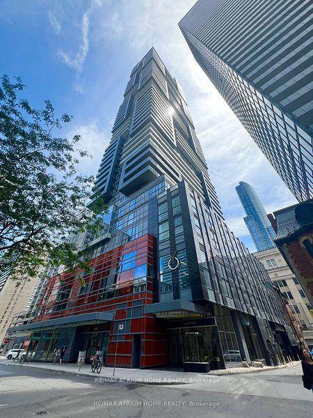 Stunning Yc Condo. Unobstructed West Lake amp ; City Views.