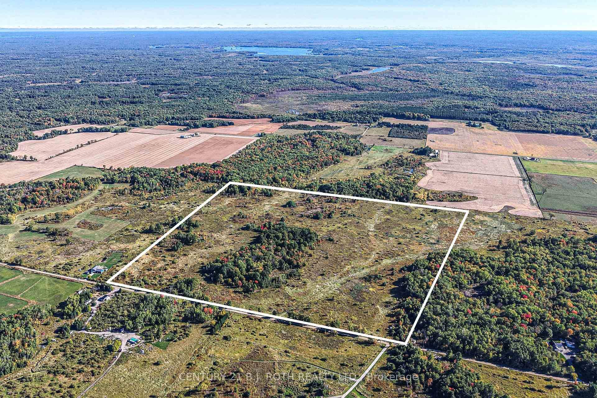 DISCOVER 105 ACRES OF PEACEFUL COUNTRYSIDE, OFFERING THE PERFECT BALANCE OF OPEN SPACE AND NATURAL BEAUTY.