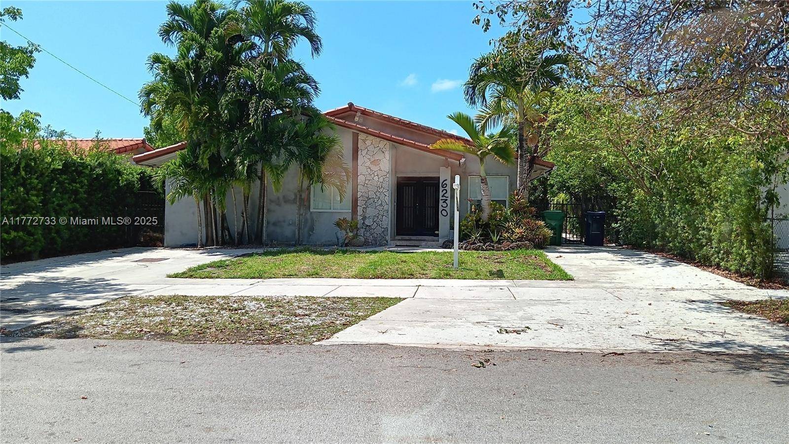 Strategically located in the sought after Schenley Park neighborhood, this spacious 6 Bedroom, Den and 4 Bath home offers comfort, charm, and income potential.