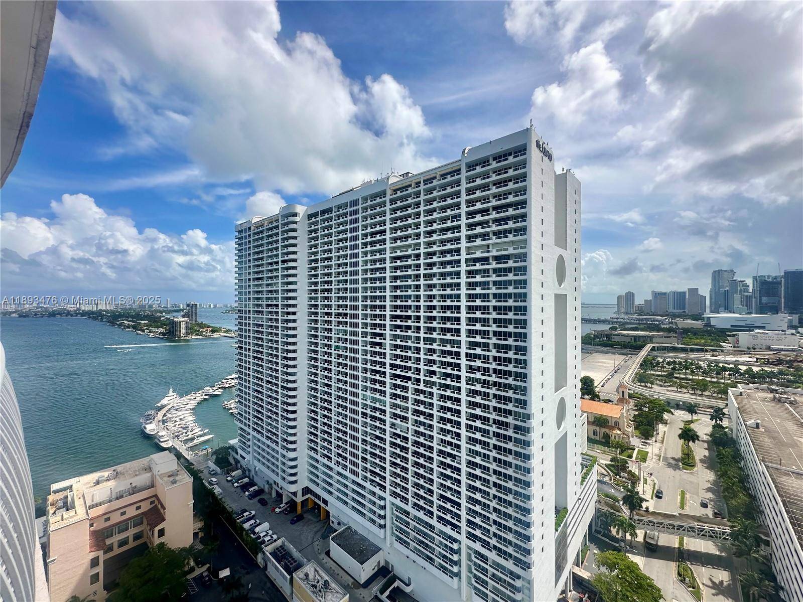 The Opera Tower has a beautiful Studio with Bay view from the 28th floor !