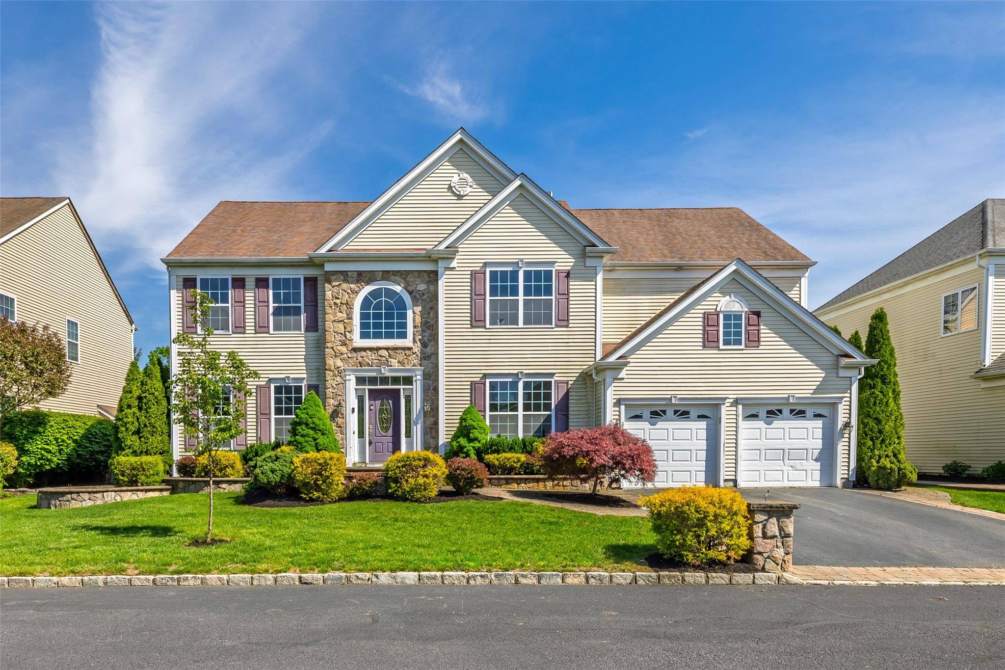 Discover an exceptional opportunity to own in the highly coveted Villages, a private gated community where the perfect location equals a great lifestyle.