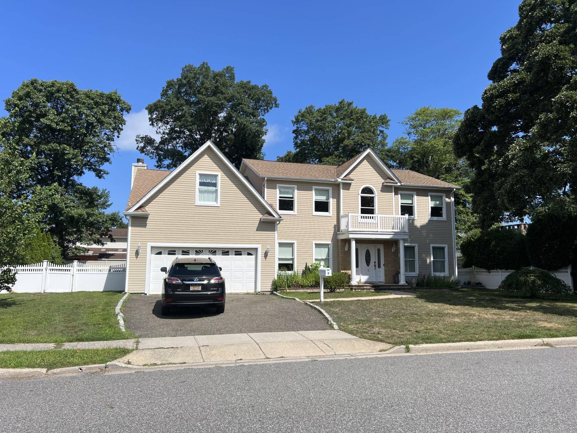 This beautiful home is located in a quiet and safe neighborhood, ideal for families.