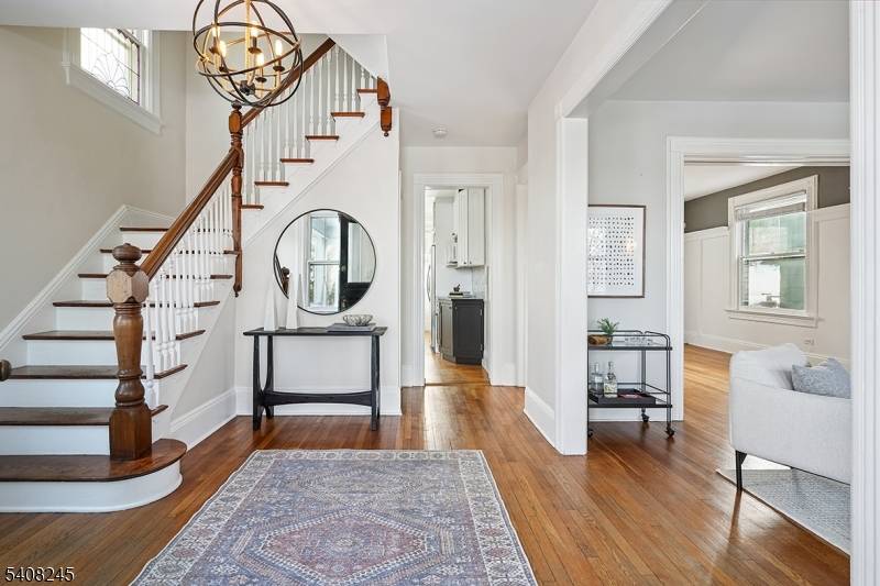 San Francisco Style Victorian in Coveted Close to Town Location !