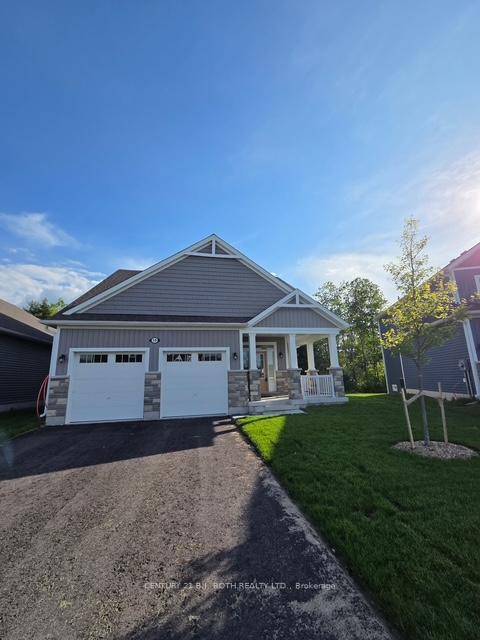 3 Bed 3 bath Mattamy built bungaloft in desireable White Pines Community.