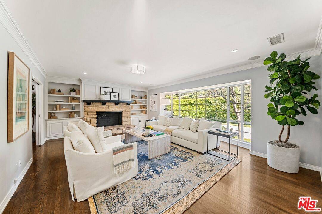 2107 Coldwater Canyon Dr 3BR Beverly Hills Post Office | B.H.P.O. La