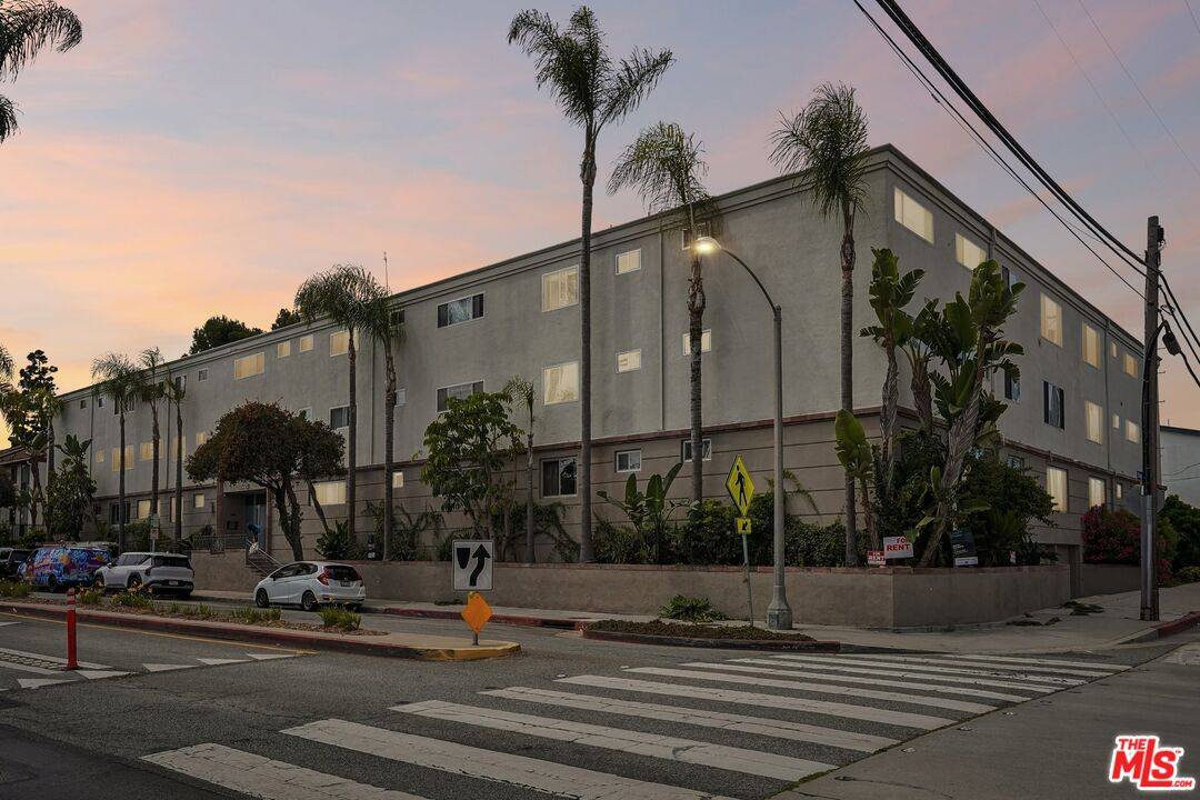 2002   4th St 1BR Santa Monica La