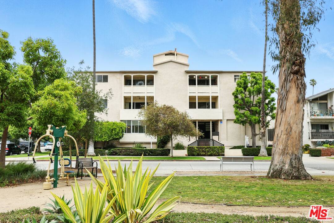 1101   Lincoln Blvd 2BR Santa Monica La