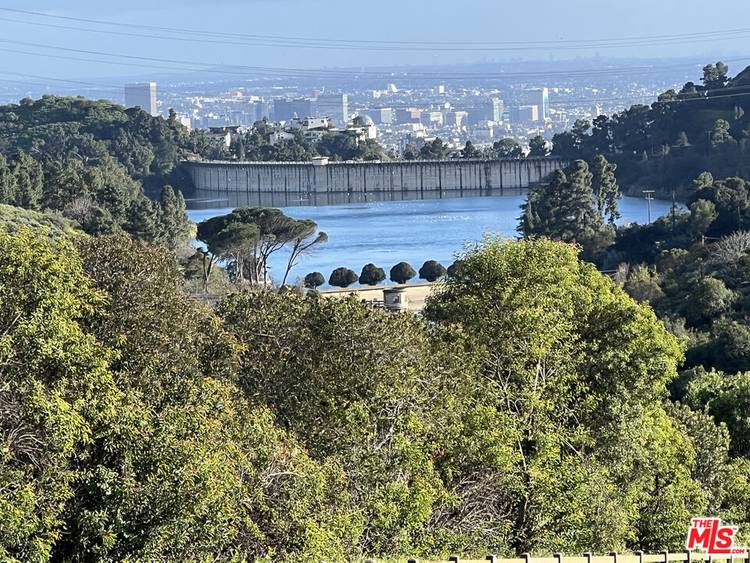 3475  N Knoll Dr 4BR Hollywood Hills East La