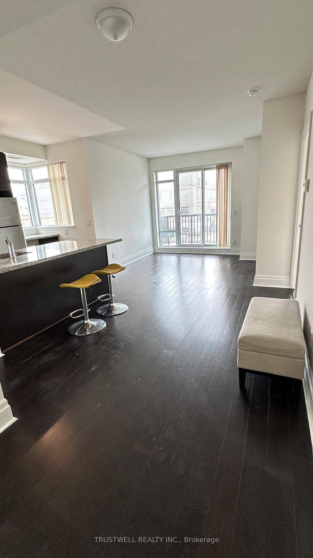 owntown Markham, Remington BLT, Close To Viva amp ; Go Bus Station, Close To Unionville High School, Whole Food Market, Cineplex, Restaurants amp ; Shops.