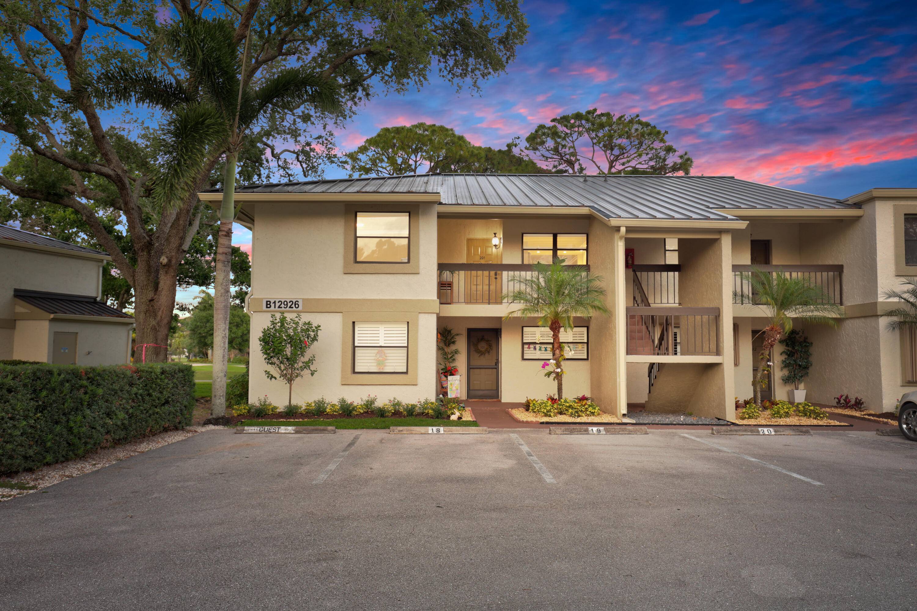 Spend your winter in the highly desirable country club community, Eastpointe.