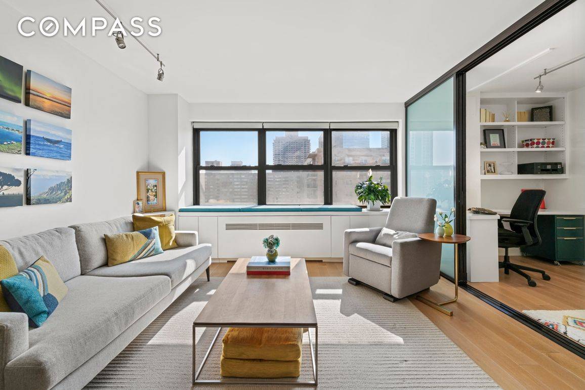 UNIQUE HIGH FLOOR ONE BEDROOM HOME OFFICE The only unit of its kind.