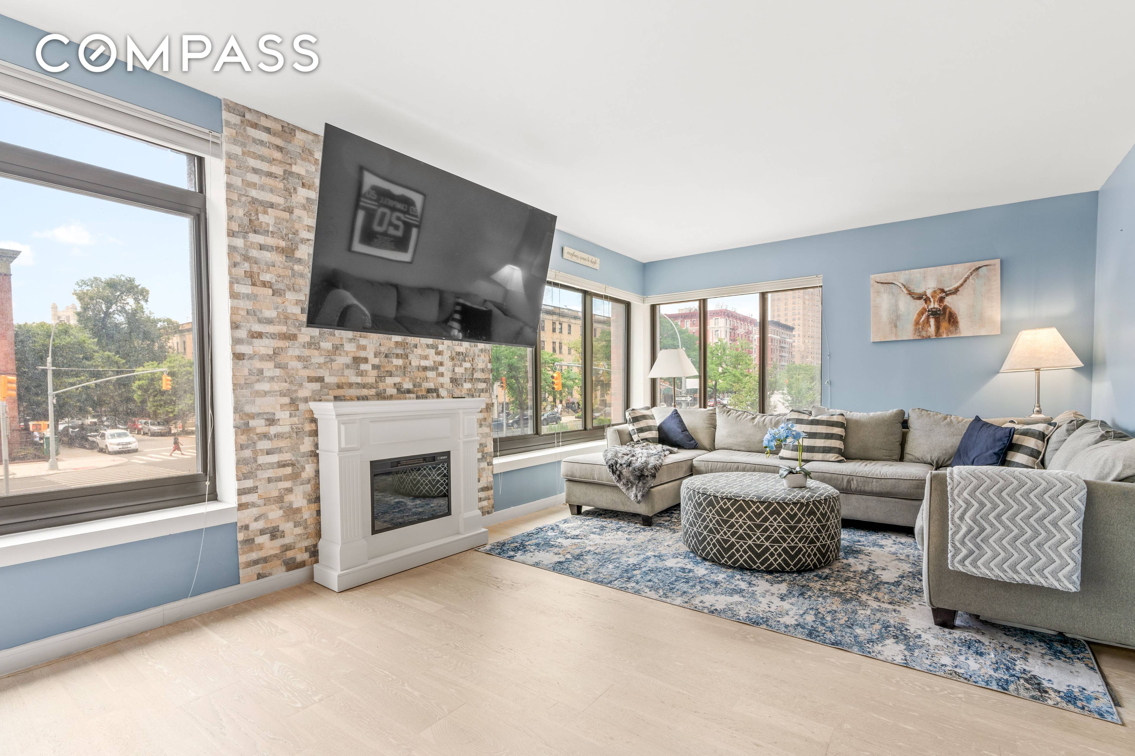 Sun Drenched Corner 2 Bedroom Residence with Panoramic Views Experience elevated living in this stunning northwest corner two bedroom home, bathed in natural light from picturesque floor to ceiling windows.