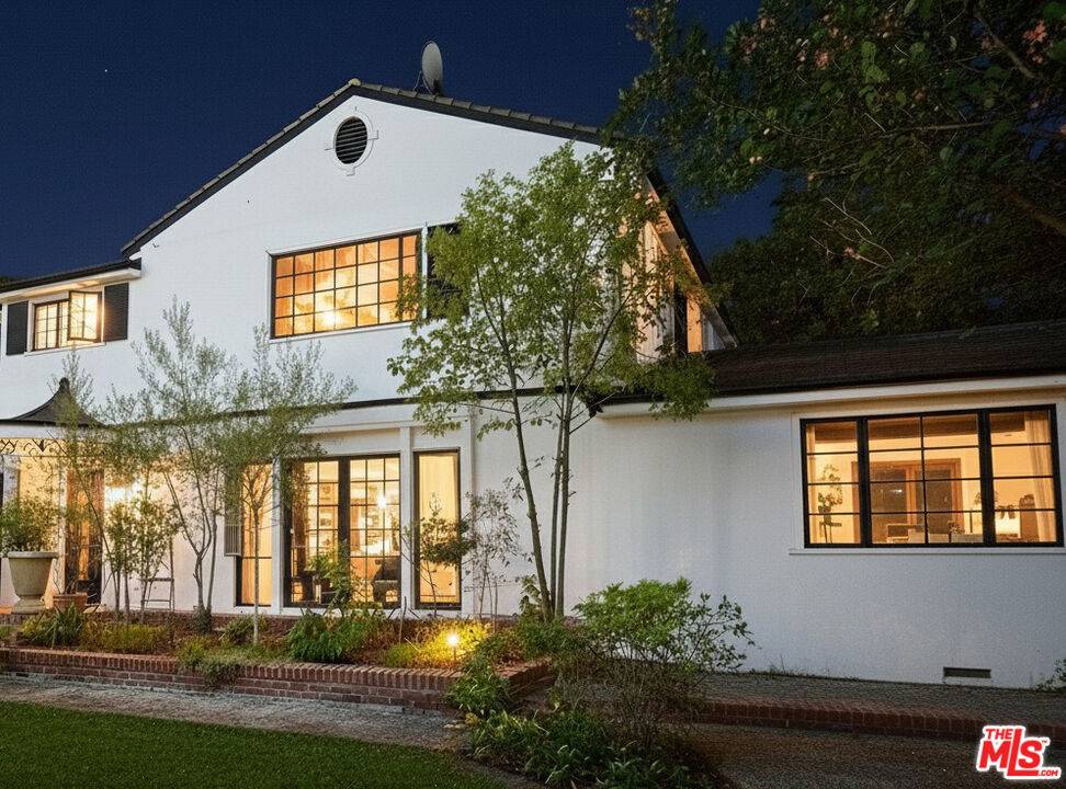 728  S Windsor Blvd 5BR Hancock Park La