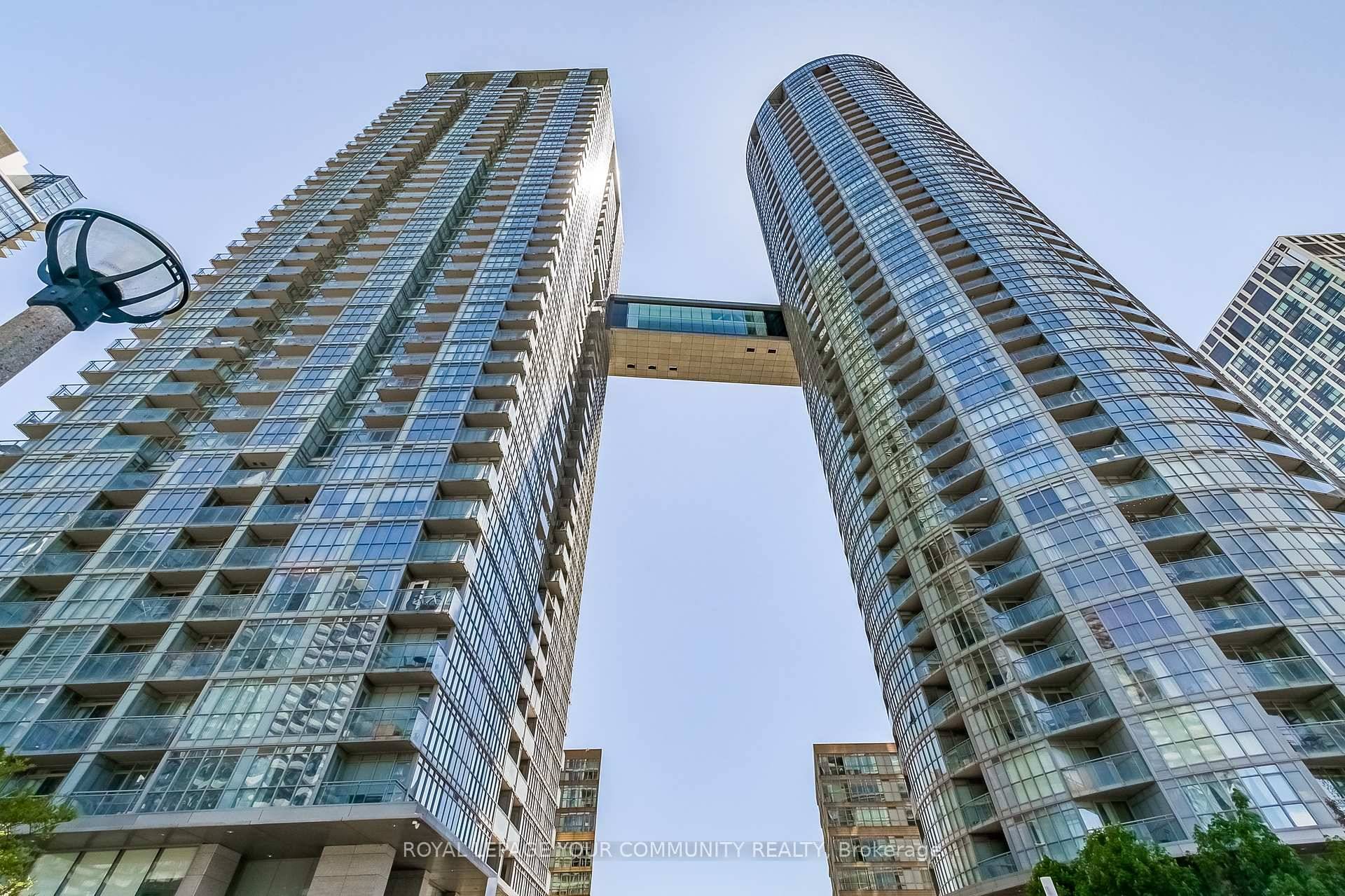 Experience unparalleled urban living in this exquisite 1 1 at 21 Iceboat Terrace.