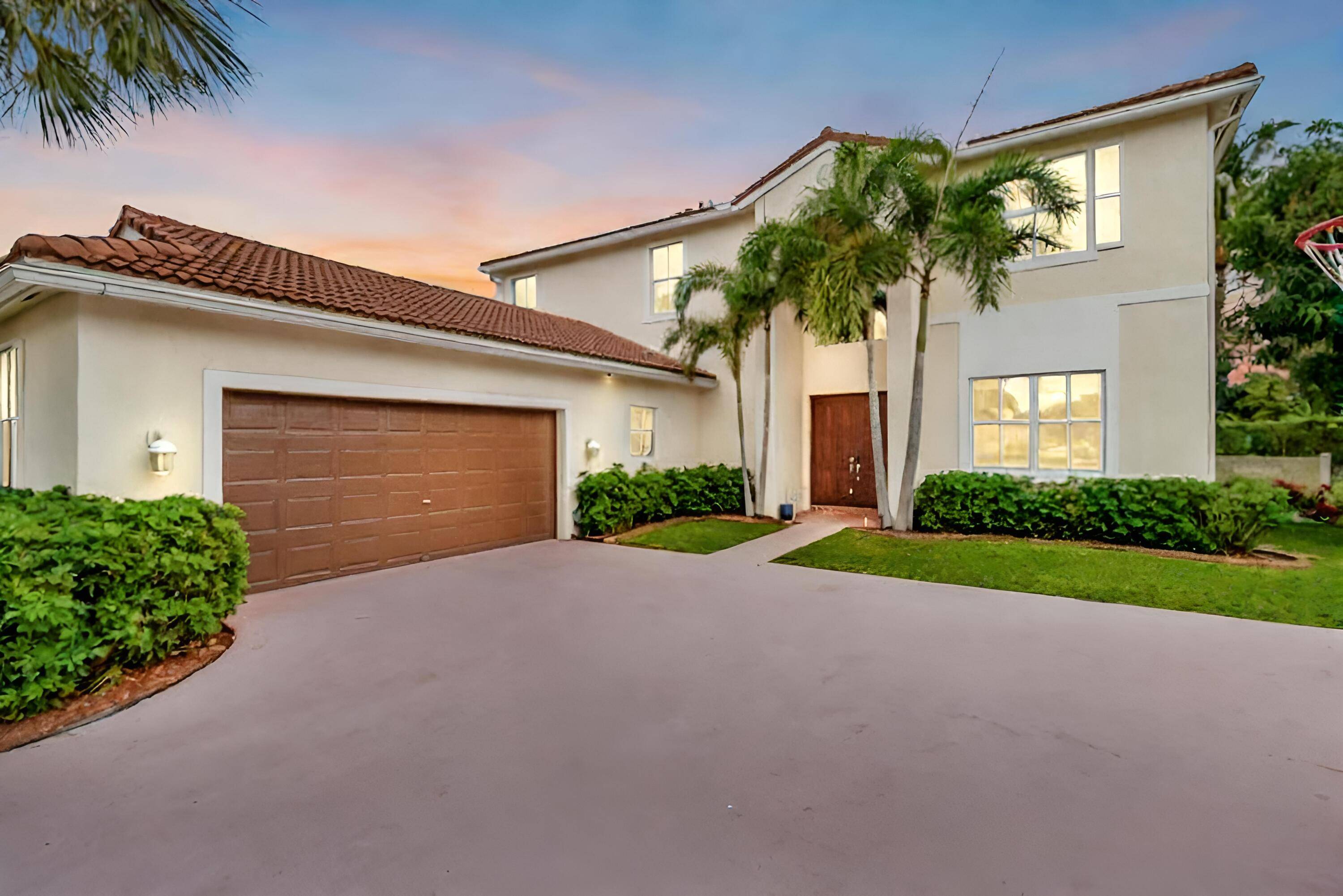 Welcome to the ideal home for your family in Winston Trails !