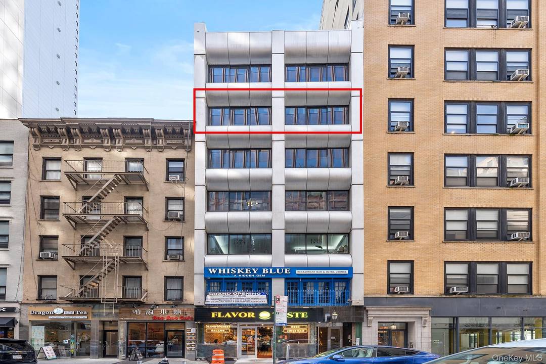 Located on the 5th floor of 108 Greenwich Street, this 2, 134 SF office space offers a full floor presence in the heart of Manhattan s Financial District.