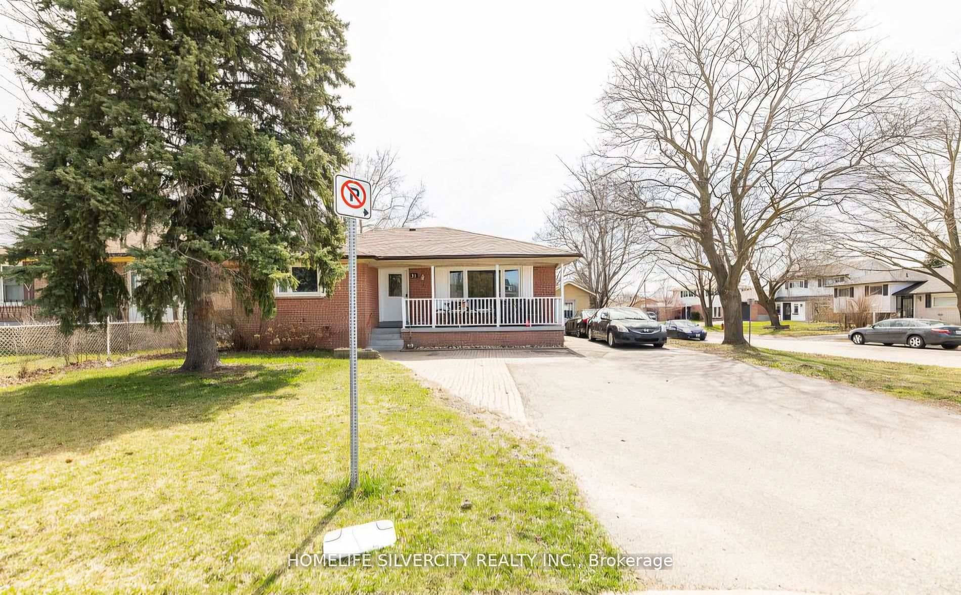 FRESHLY PAINTED and Cleaned ; New Lights ; Detached Bungalow In Flower town Brampton McLaughlin amp ; Flower town.