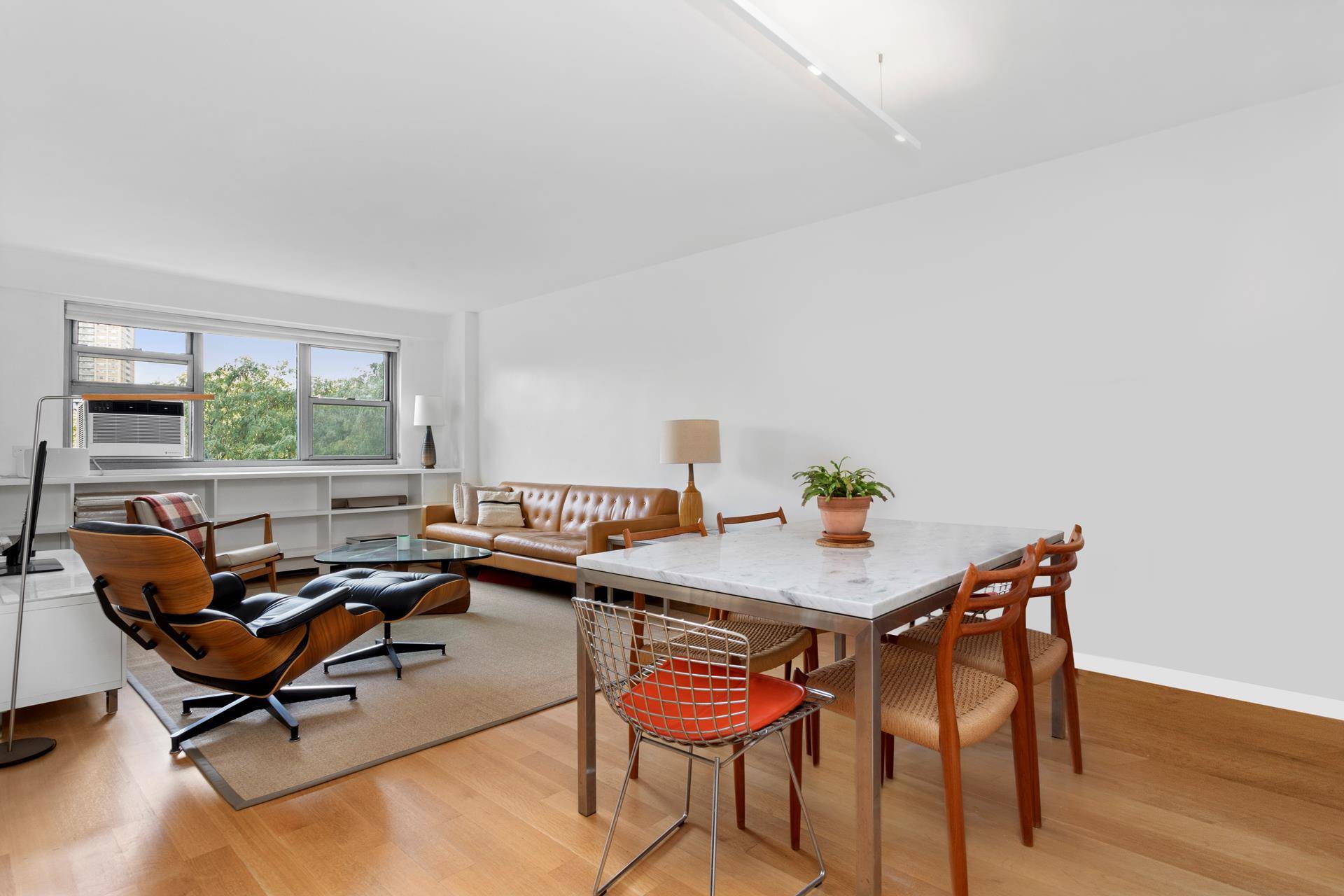 Please note this is a co op sublet that requires a board package and meeting.