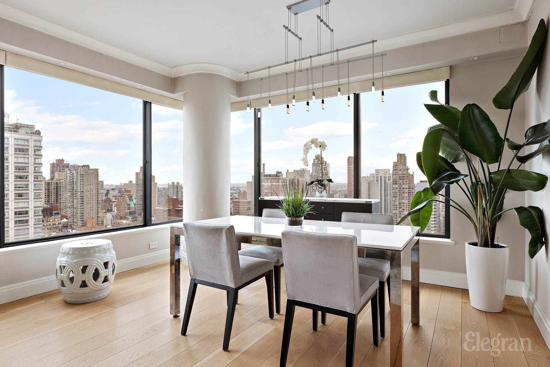 Perched high on the 28th floor of a premier Upper East Side condominium, this fully renovated 3 bedroom, 3 bathroom home offers sweeping panoramic views of Manhattan with bright north, ...