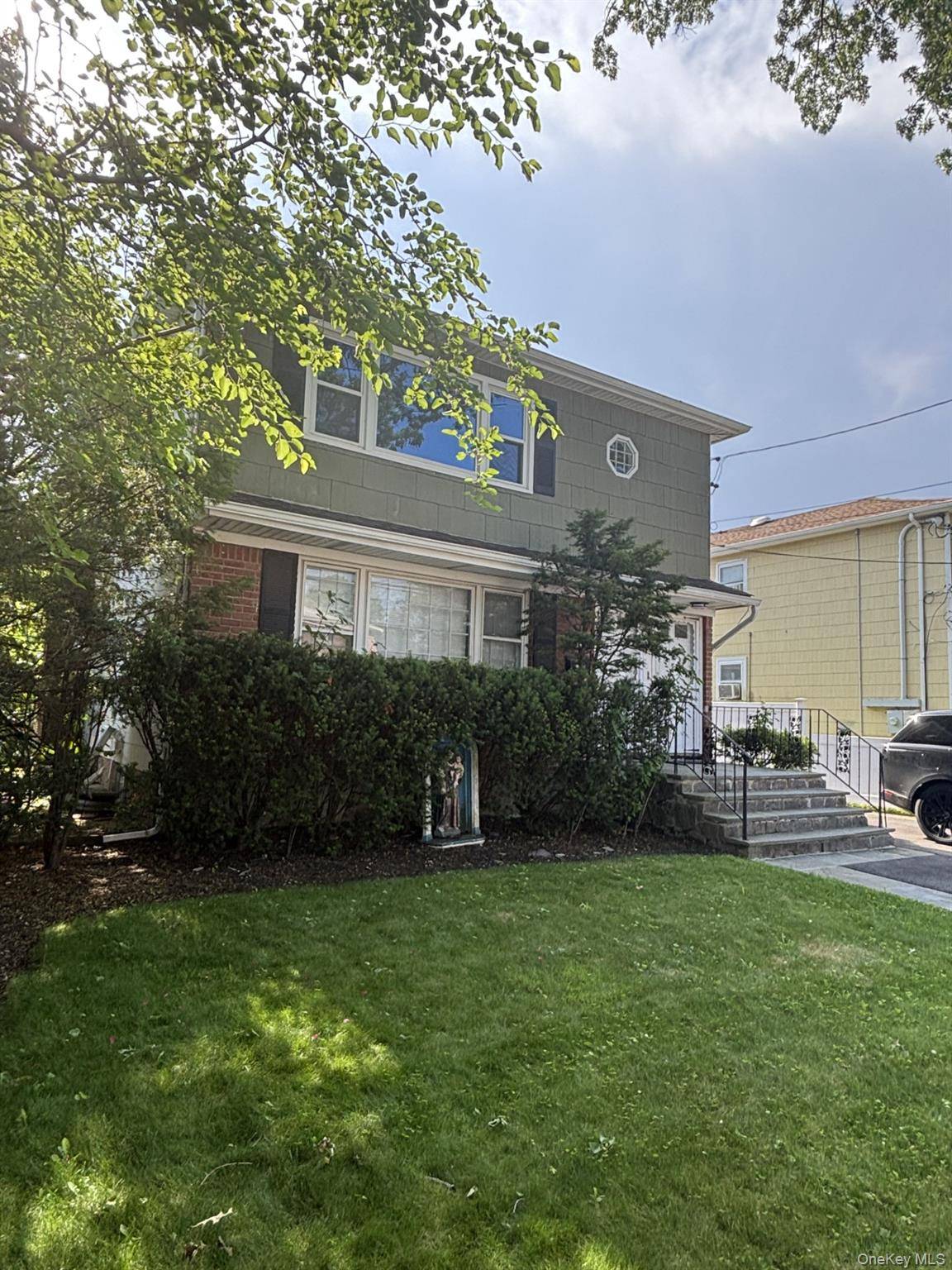 Welcome to this well maintained 1st floor 3 bedroom apartment featuring beautiful hardwood floors and a spacious, functional layout.