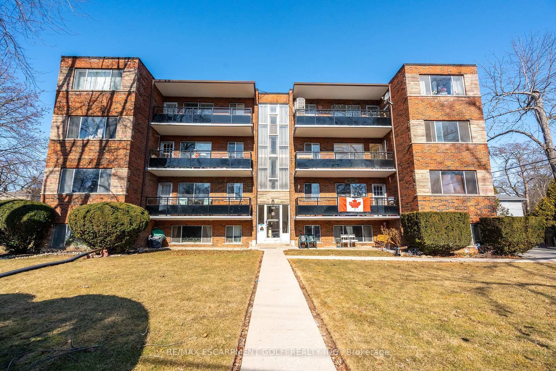 RARE unit for lease in a prestigious neighbourhood, close to Roseland and steps away from Lake Ontario and the downtown core.