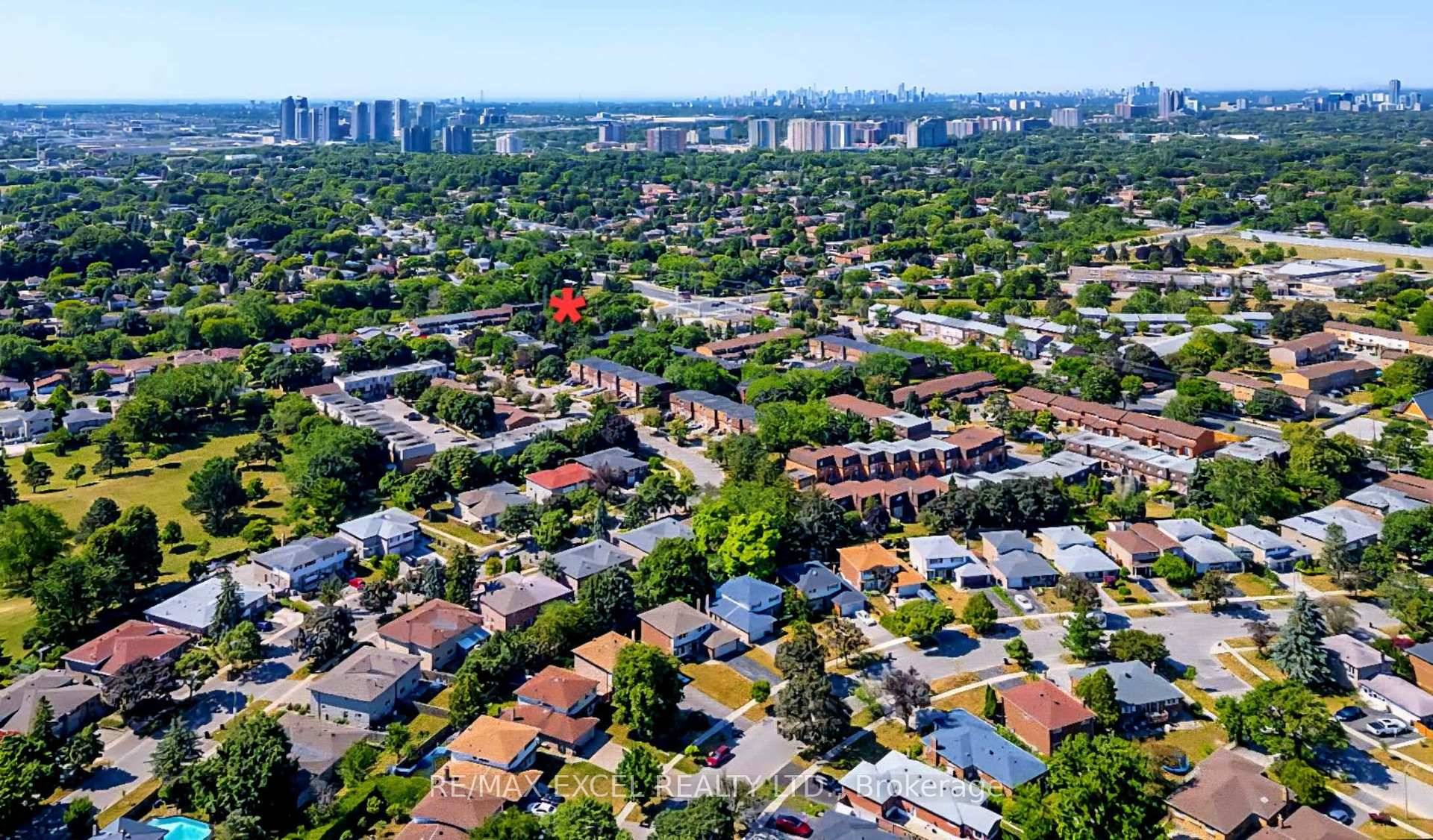 Welcome To This Spacious And Well Maintained Corner Unit Condo Townhouse In The Quiet, Family Friendly Agincourt North Neighbourhood, Conveniently Located Beside Six Visitor Parking Spots And Away From The ...