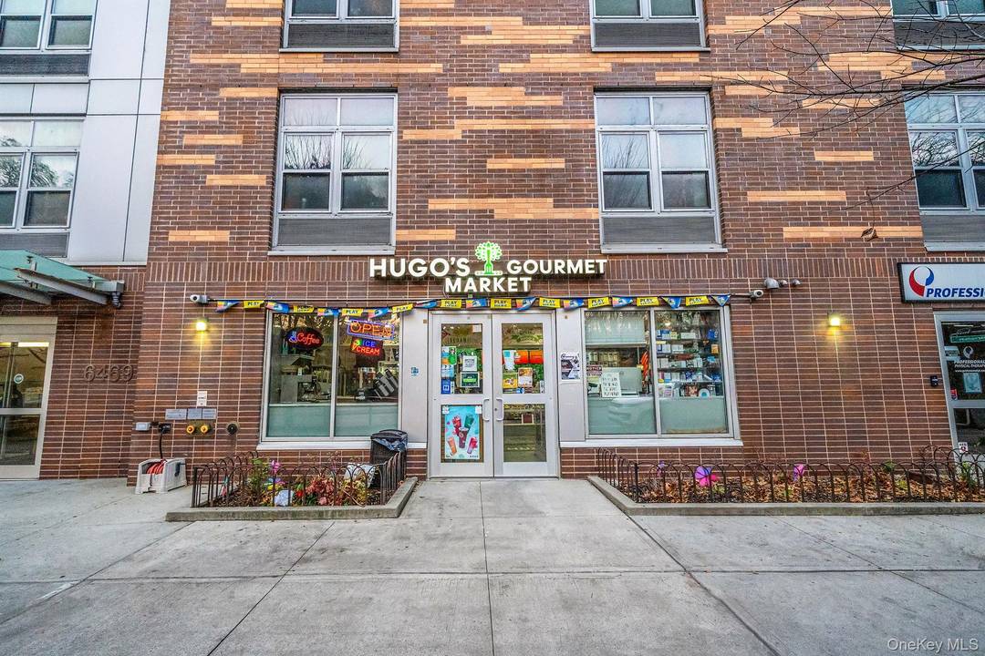 Business Only Opportunity Turnkey Deli amp ; Gourmet Market Prime Bronx Location Exceptional opportunity to own a well established neighborhood deli in a high traffic area with major growth on ...